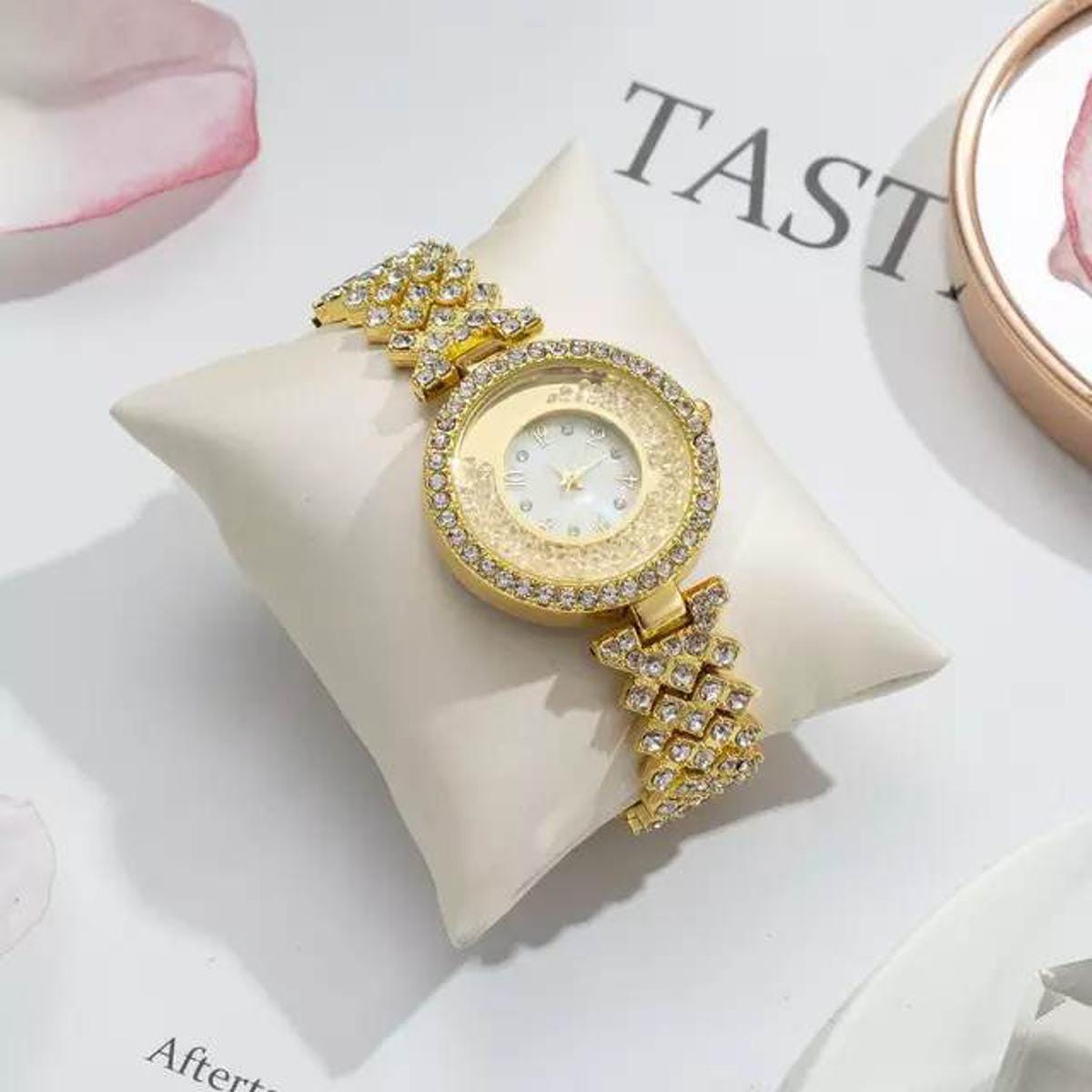 Fashion Watch Popular Fashion Diamond Women's Watch Quartz Leisure Watches for Women Luxury Watch (Without Box)